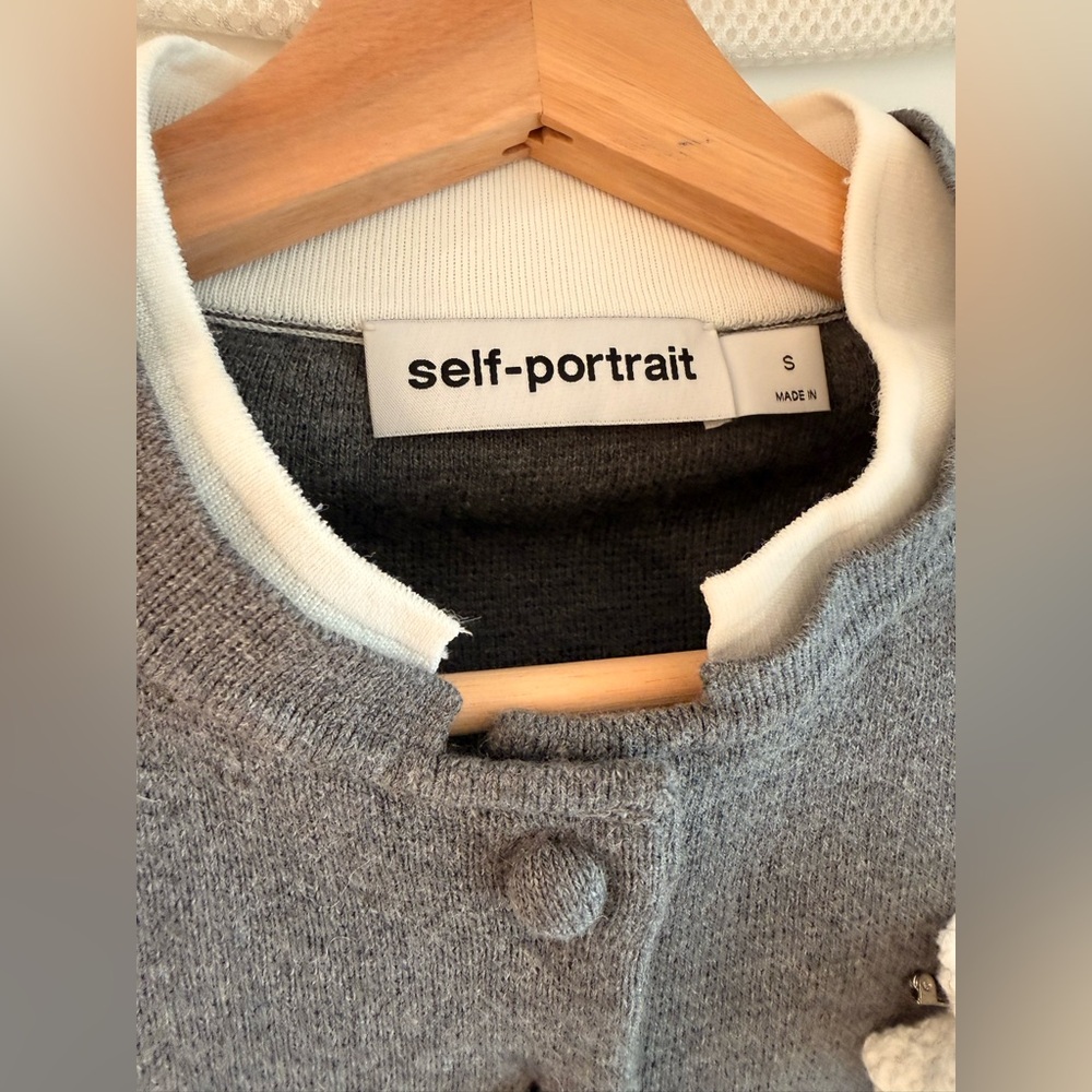 NEW Self-Portrait Gray crochet-flower button Cropped Long Sleeve Cardigan, S - Picture 10 of 14